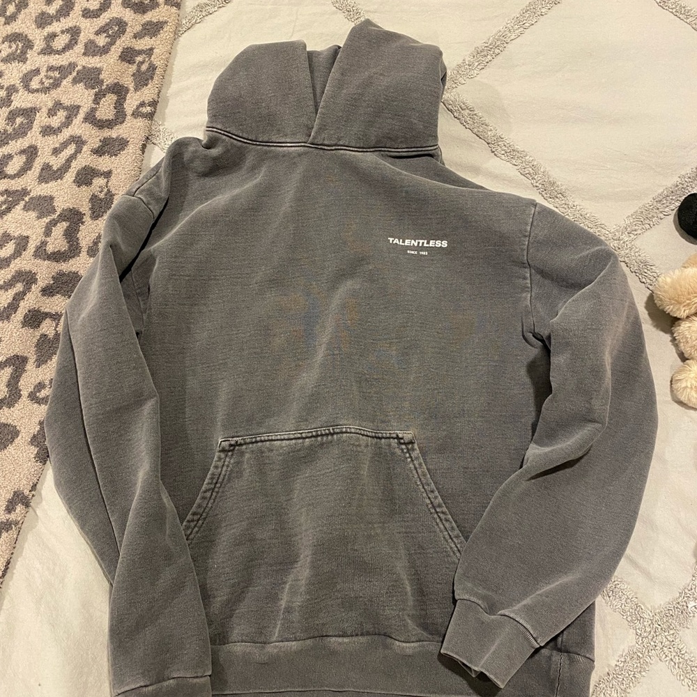 talentless heavyweight circle logo hoodie in gray - Picture 2 of 4